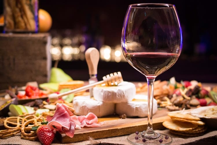 Правильные томные вечера: как выбирать и пить вино